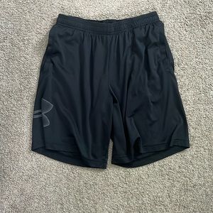 Black under armor men’s medium shorts